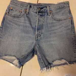 Levis boyfriend fit shorts